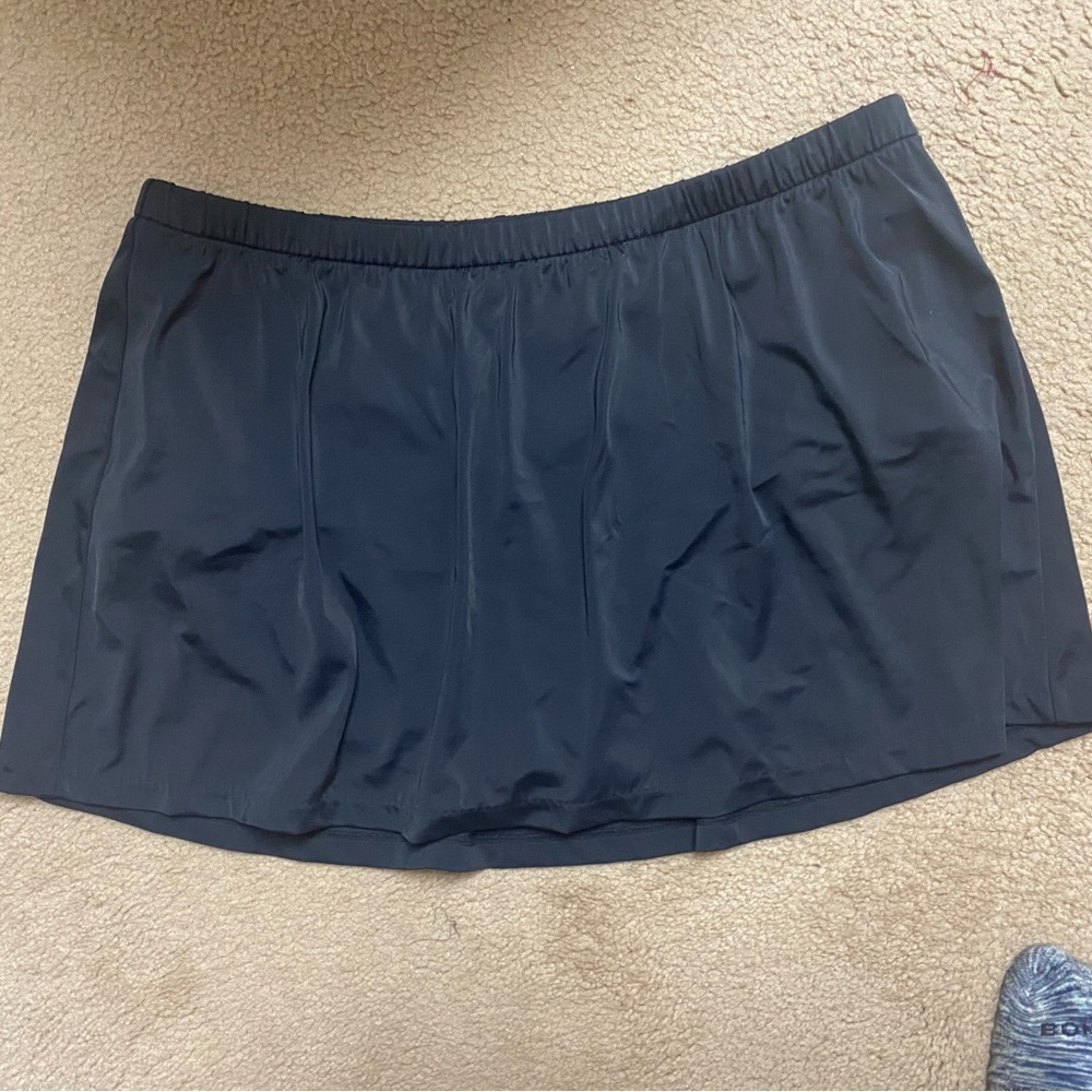 Maxine of Hollywood Black Swim Skirt NWOT